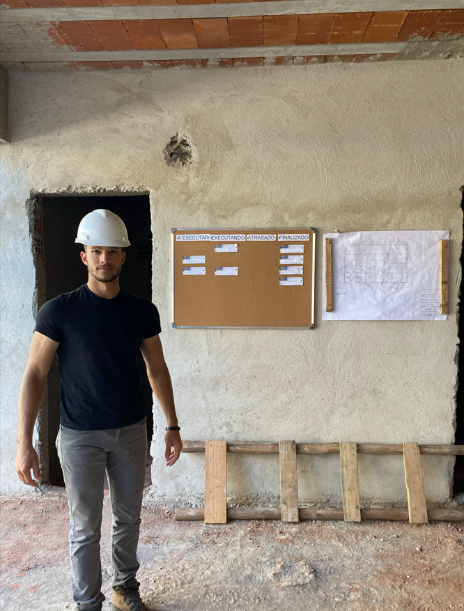 Equipe Alta Construtora em obra